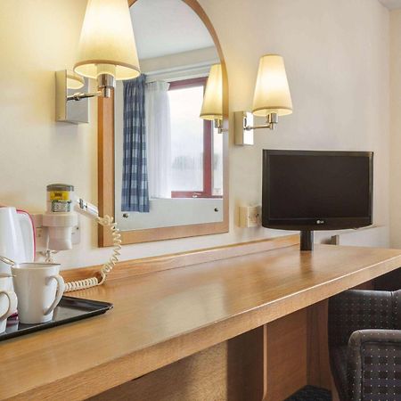 Days Inn Magor Exterior foto
